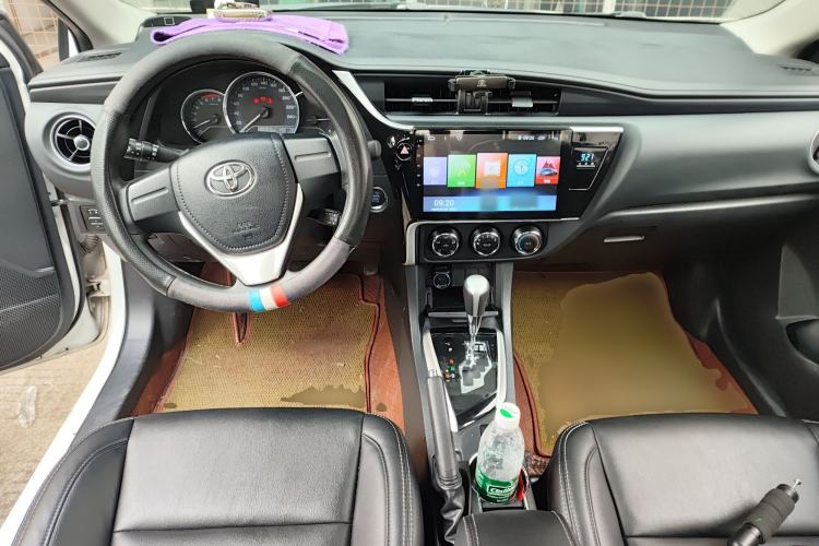 Used Toyota Corolla 2018 1.2T S-CVT GL Smart Enjoyment Version Center Console
