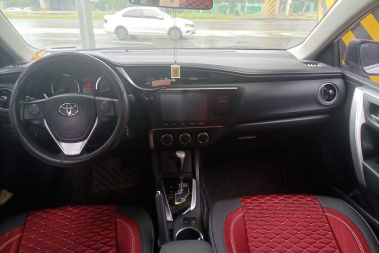 Used Toyota Corolla 2018 1.2T S-CVT GL-i Zhihui Edition Center Console