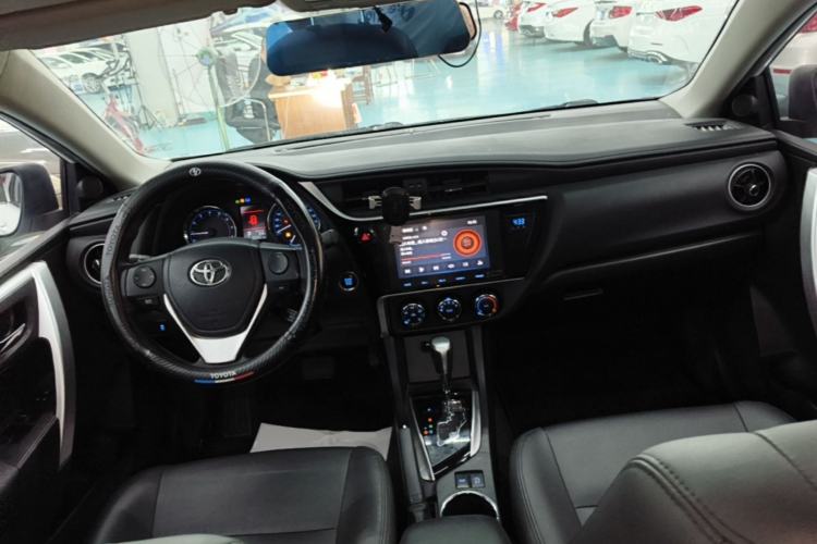 Used Toyota Corolla 2018 1.2T S-CVT GL-i Zhihui Edition Center Console