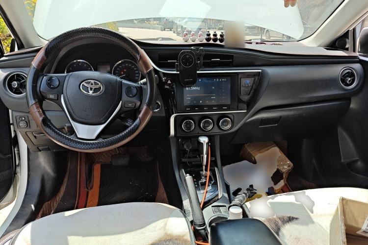 Used Toyota Corolla 2018 1.2T S-CVT GL-i Zhihui Edition Center Console