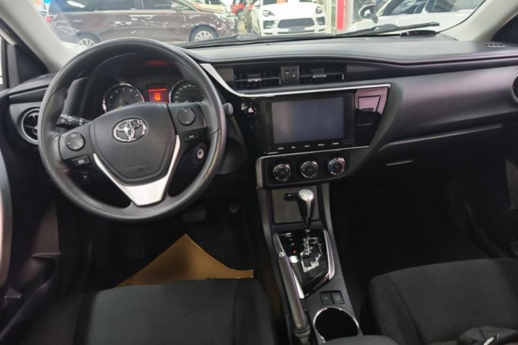 Used Toyota Corolla 2018 1.2T S-CVT GL-i Zhihui Edition Center Console