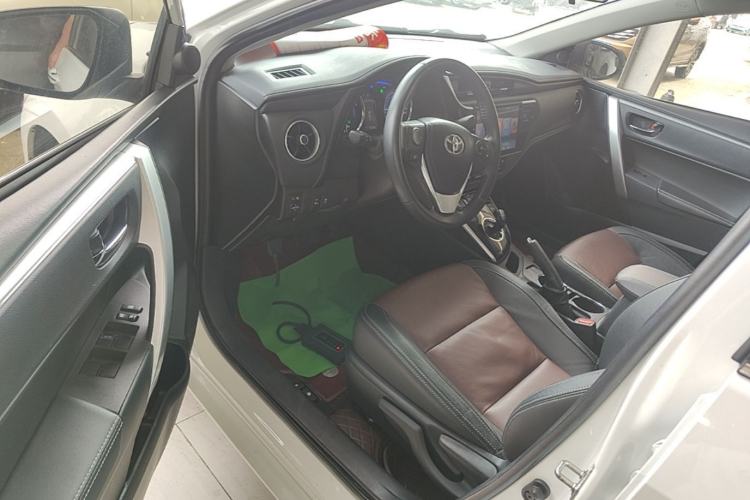 Used Toyota Corolla 2018 Dual-Engine 1.8L E-CVT Smart Edition Driver Seat