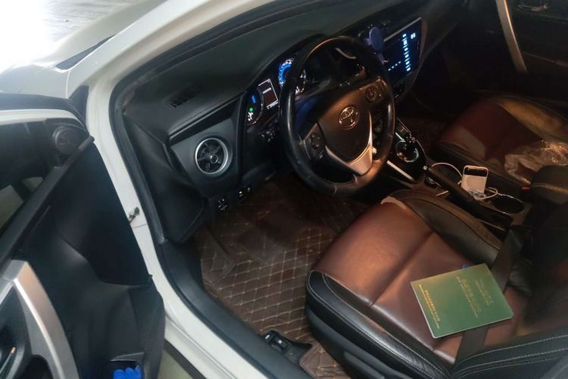Used Toyota Corolla 2018 Dual-Engine 1.8L E-CVT Smart Edition Driver Seat