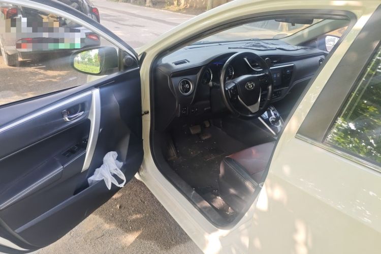 Used Toyota Corolla 2018 Dual-Engine 1.8L E-CVT Smart Edition Driver Seat