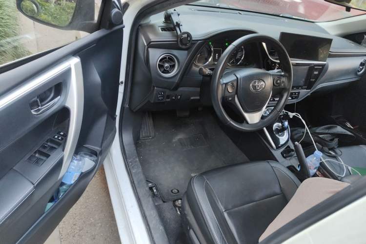Used Toyota Corolla 2018 Dual-Engine 1.8L E-CVT Smart Edition Driver Seat