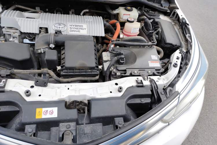 Used Toyota Corolla 2018 Dual-Engine 1.8L E-CVT Smart Edition Engine Bay Left