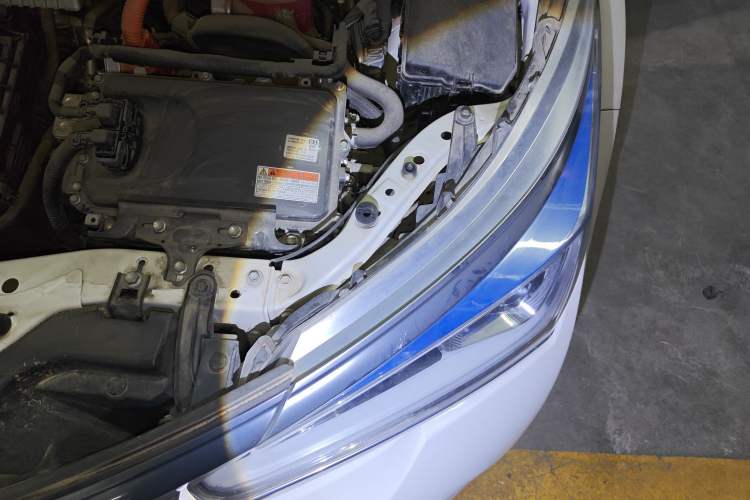 Used Toyota Corolla 2018 Dual-Engine 1.8L E-CVT Smart Edition Engine Bay Left