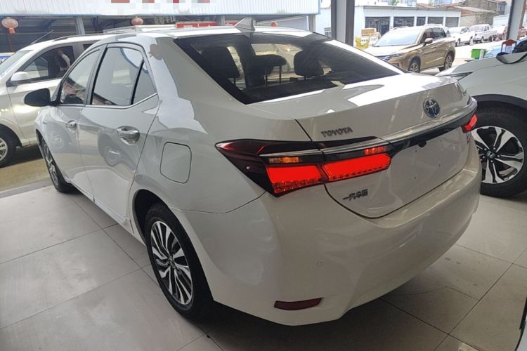 Used Toyota Corolla 2018 Dual-Engine 1.8L E-CVT Smart Edition Exterior 2