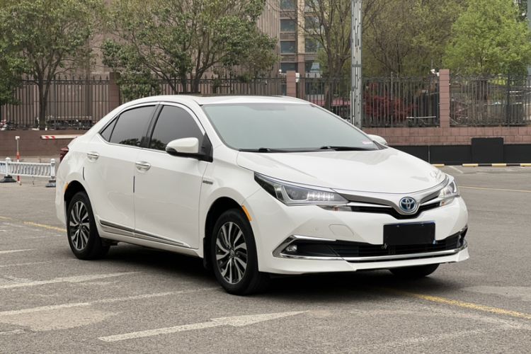 Used Toyota Corolla 2018 Dual-Engine 1.8L E-CVT Smart Edition Exterior 2