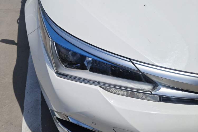 Used Toyota Corolla 2018 Dual-Engine 1.8L E-CVT Smart Edition Exterior 6