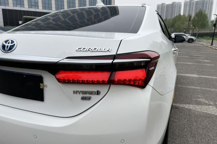 Used Toyota Corolla 2018 Dual-Engine 1.8L E-CVT Smart Edition Exterior 8