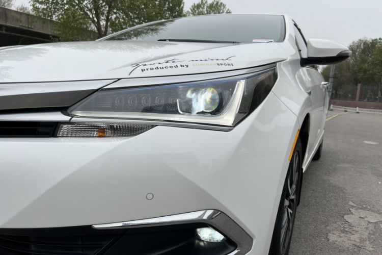 Used Toyota Corolla 2018 Dual-Engine 1.8L E-CVT Smart Edition Exterior 9