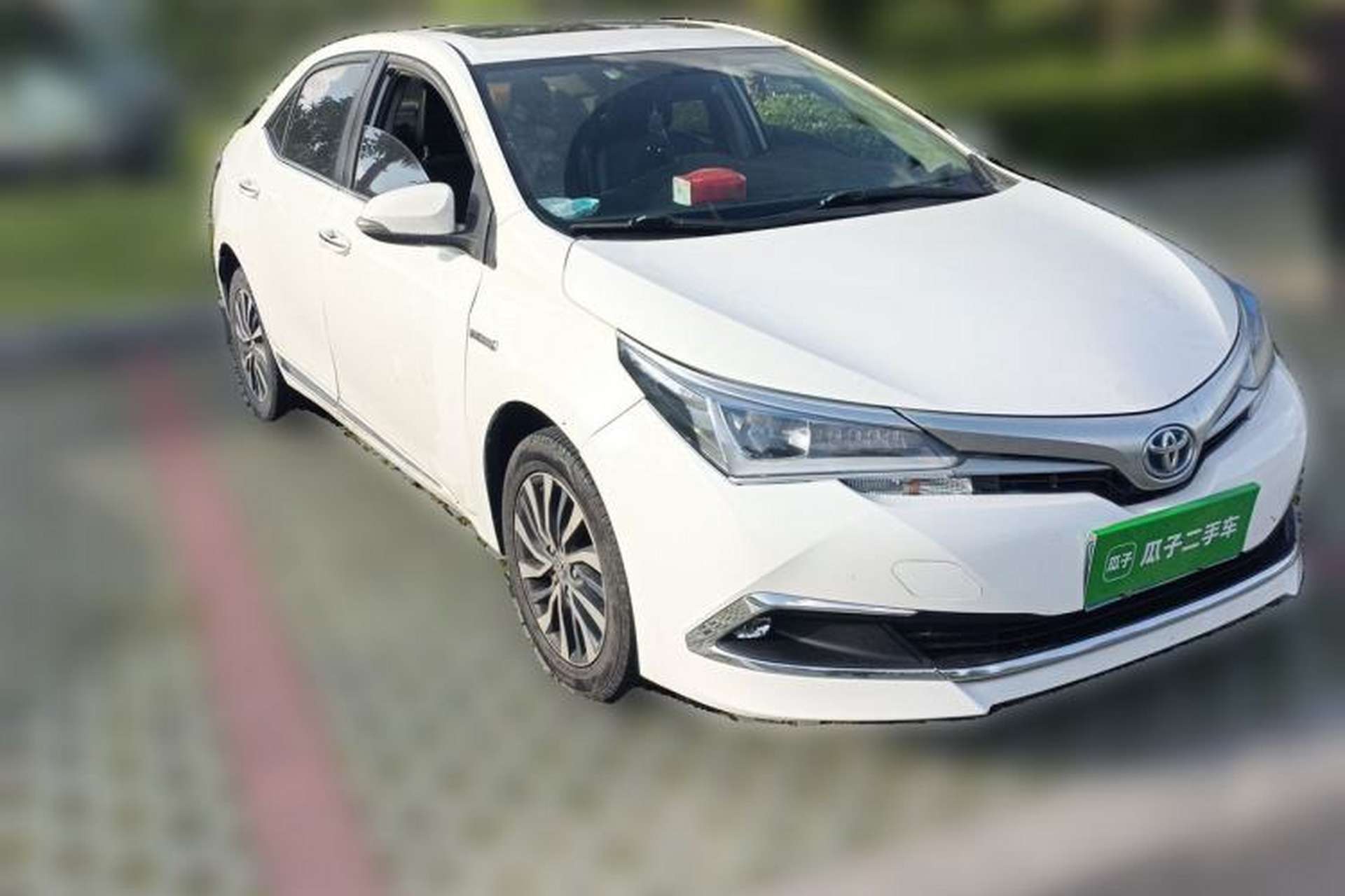Used Toyota Corolla 2018 Dual-Engine 1.8L E-CVT Smart Edition Front Right 45 Deg