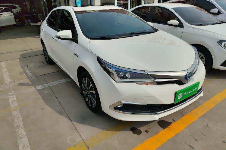 Used Toyota Corolla 2018 Dual-Engine 1.8L E-CVT Smart Edition Front Right 45 Deg