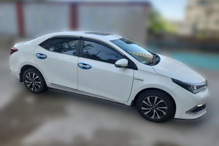 Used Toyota Corolla 2018 Dual-Engine 1.8L E-CVT Smart Edition Front Right 45 Deg