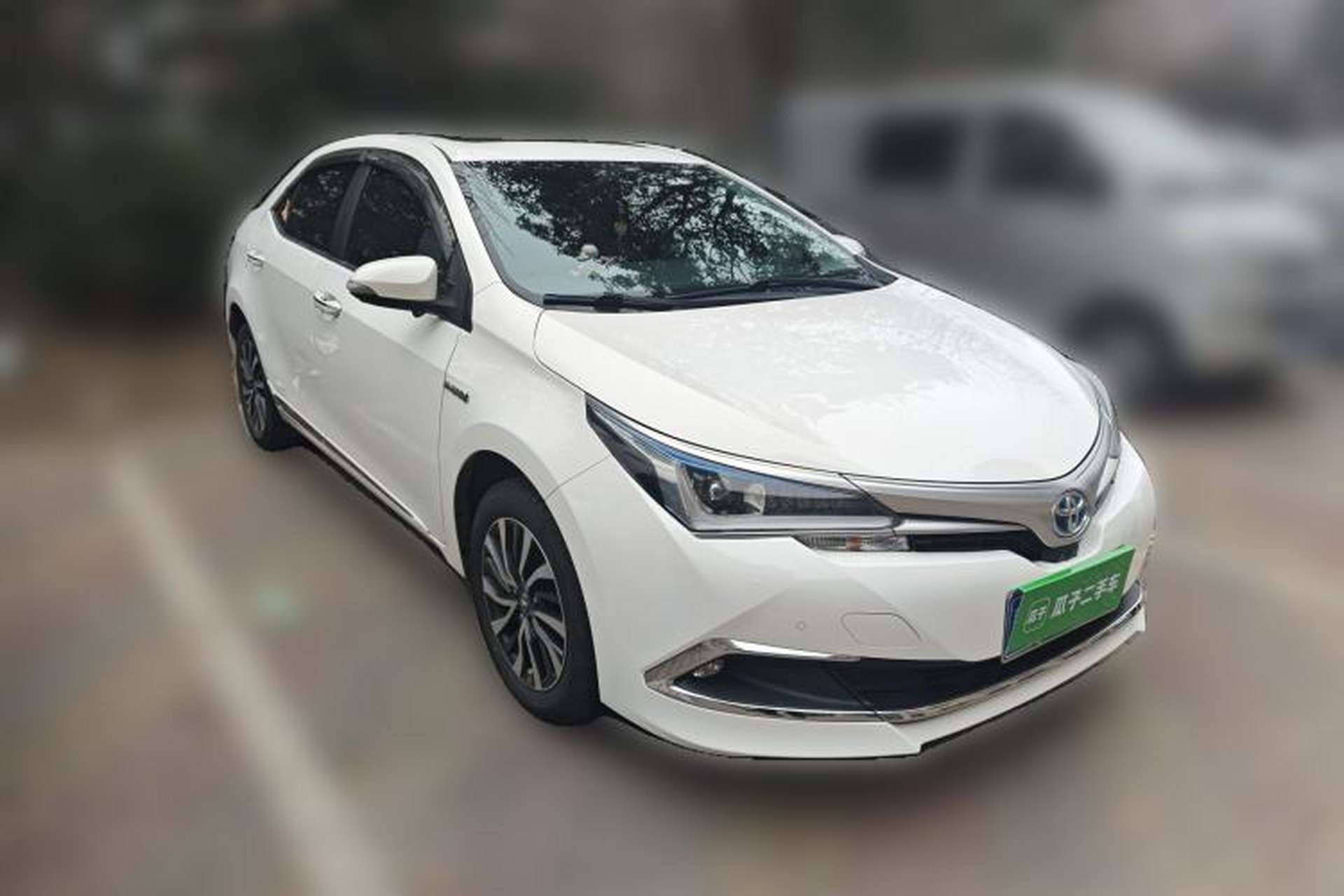 Used Toyota Corolla 2018 Dual-Engine 1.8L E-CVT Smart Edition Front Right 45 Deg