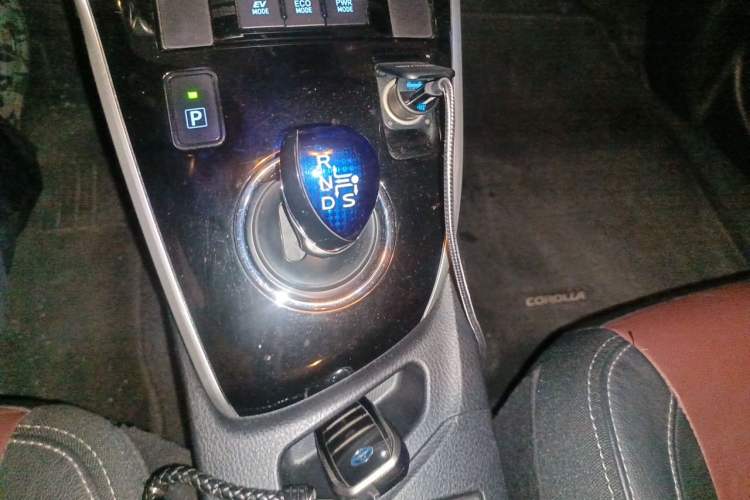 Used Toyota Corolla 2018 Dual-Engine 1.8L E-CVT Smart Edition Gear Lever