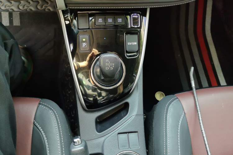 Used Toyota Corolla 2018 Dual-Engine 1.8L E-CVT Smart Edition Gear Lever