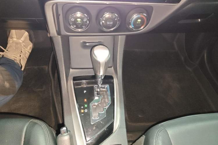 Used Toyota Corolla 2018 1.2T S-CVT GL Smart Enjoyment Version Gear Lever