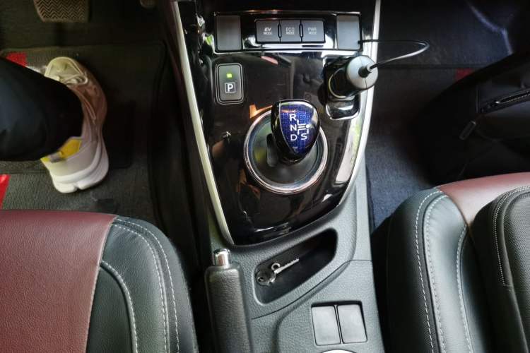 Used Toyota Corolla 2018 Dual-Engine 1.8L E-CVT Smart Edition Gear Lever