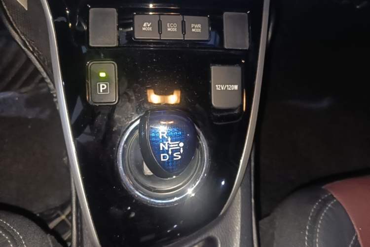 Used Toyota Corolla 2018 Dual-Engine 1.8L E-CVT Smart Edition Gear Lever