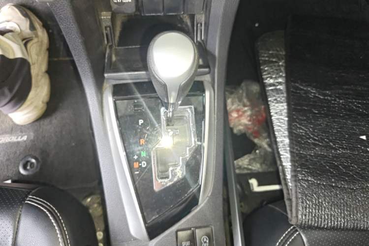 Used Toyota Corolla 2018 1.2T S-CVT GL Smart Enjoyment Version Gear Lever