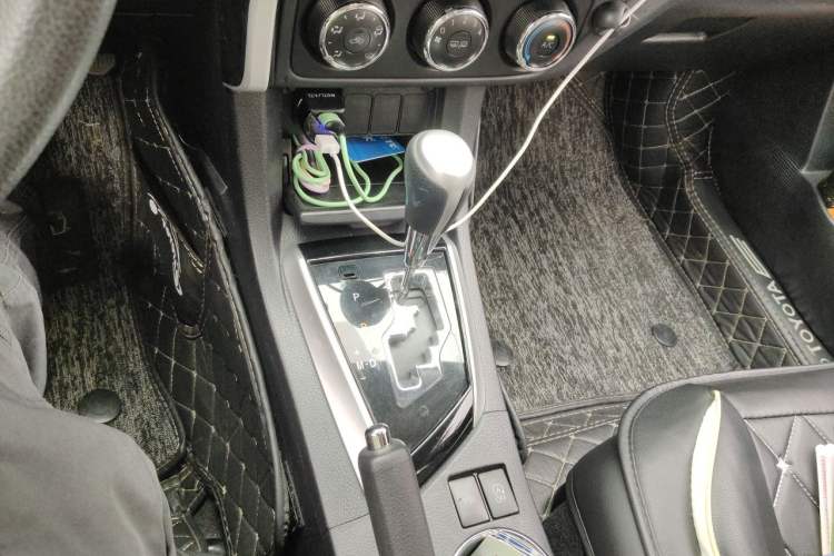 Used Toyota Corolla 2018 1.2T S-CVT GL Smart Enjoyment Version Gear Lever