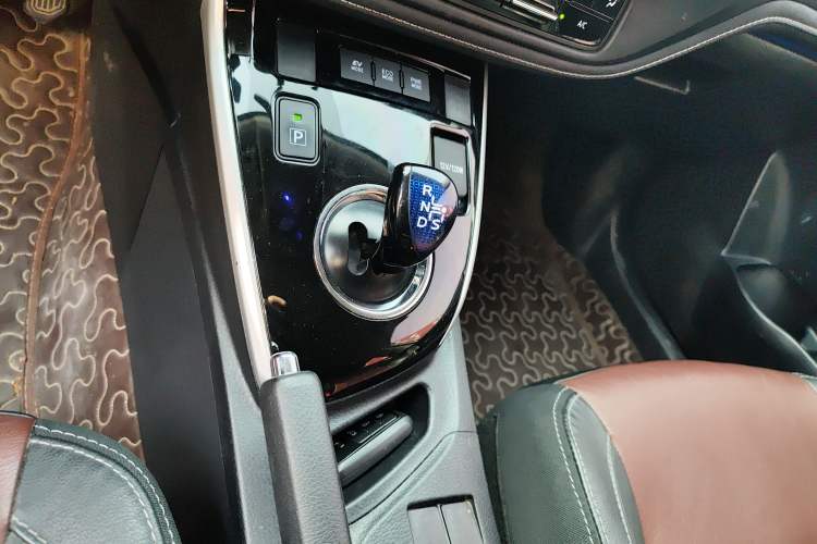 Used Toyota Corolla 2018 Dual-Engine 1.8L E-CVT Smart Edition Gear Lever