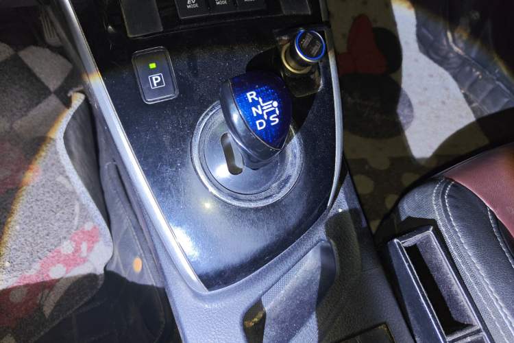 Used Toyota Corolla 2018 Dual-Engine 1.8L E-CVT Smart Edition Gear Lever
