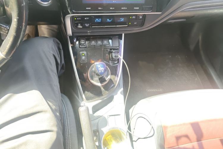 Used Toyota Corolla 2018 Dual-Engine 1.8L E-CVT Smart Edition Gear Lever