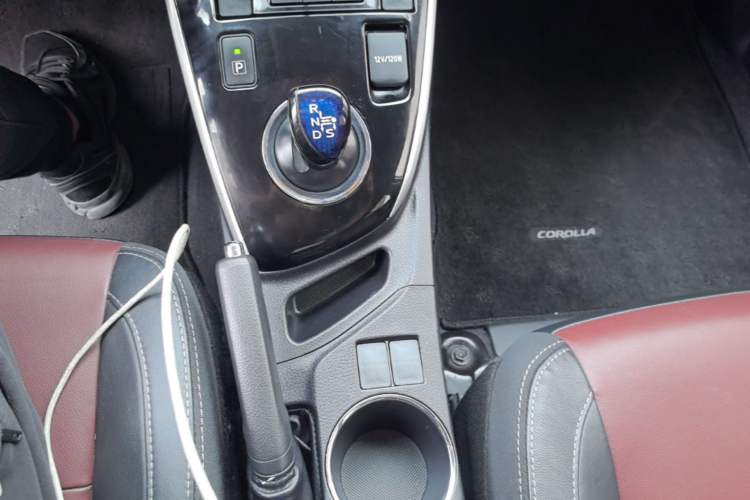 Used Toyota Corolla 2018 Dual-Engine 1.8L E-CVT Smart Edition Gear Lever