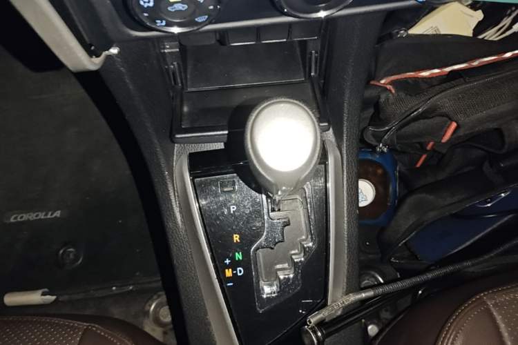 Used Toyota Corolla 2018 1.2T S-CVT GL Smart Enjoyment Version Gear Lever