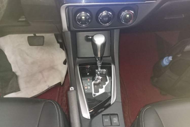 Used Toyota Corolla 2018 1.2T S-CVT GL Smart Enjoyment Version Gear Lever