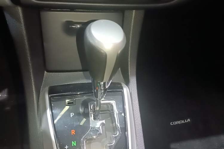 Used Toyota Corolla 2018 1.2T S-CVT GL Smart Enjoyment Version Gear Lever