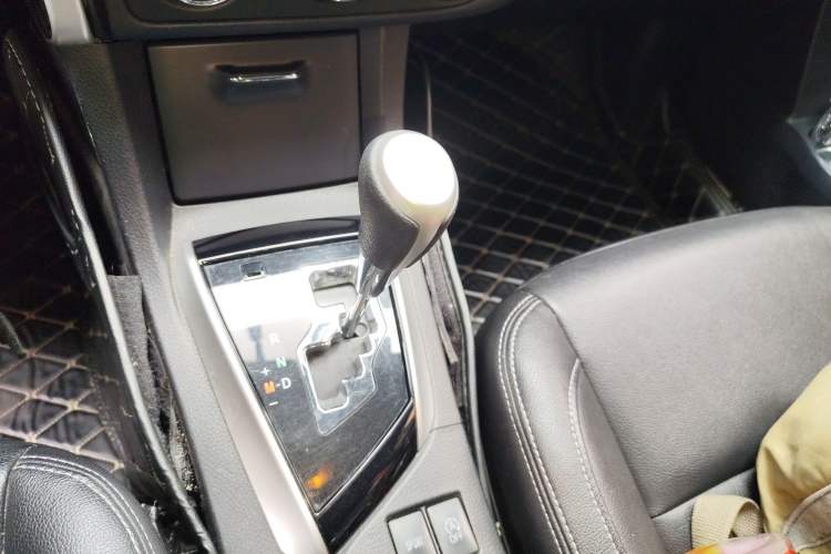 Used Toyota Corolla 2018 1.2T S-CVT GL Smart Enjoyment Version Gear Lever