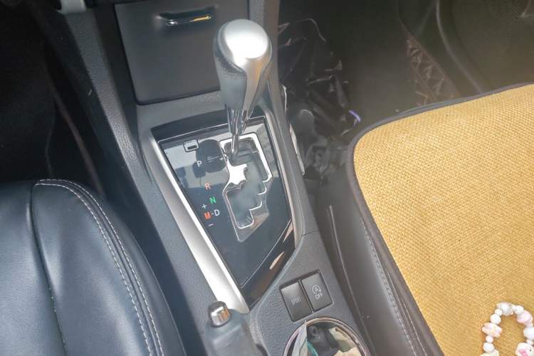 Used Toyota Corolla 2018 1.2T S-CVT GL Smart Enjoyment Version Gear Lever