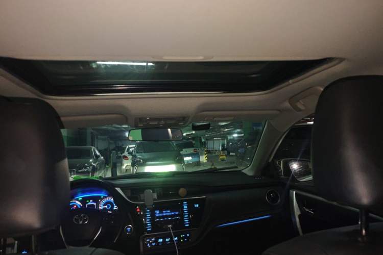Used Toyota Corolla 2018 Dual-Engine 1.8L E-CVT Smart Edition Headliner