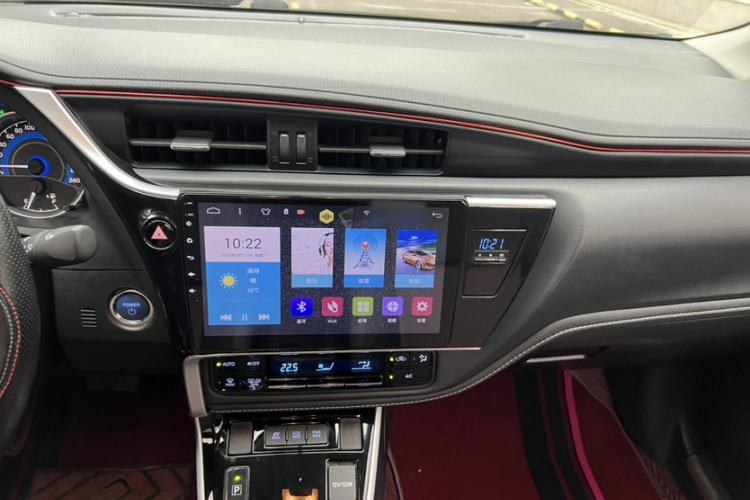 Used Toyota Corolla 2018 Dual-Engine 1.8L E-CVT Smart Edition Interior 10