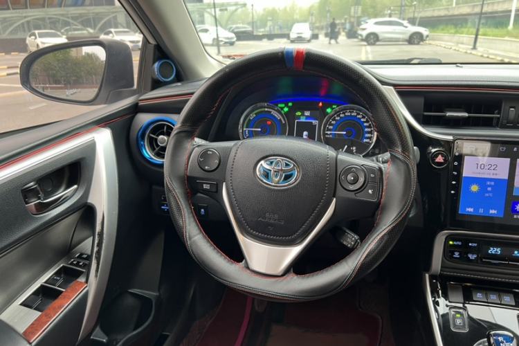 Used Toyota Corolla 2018 Dual-Engine 1.8L E-CVT Smart Edition Interior 2