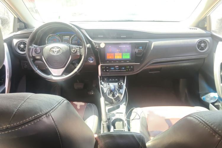 Used Toyota Corolla 2018 Dual-Engine 1.8L E-CVT Smart Edition Interior 2