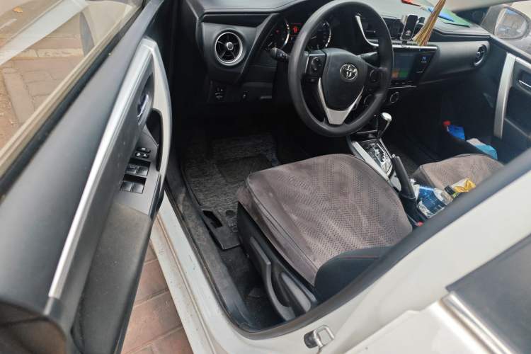 Used Toyota Corolla 2018 1.2T S-CVT GL-i Zhihui Edition Interior 3