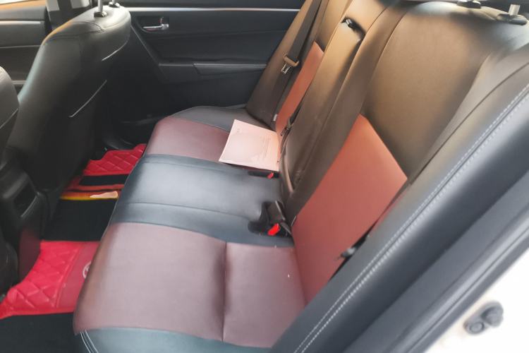 Used Toyota Corolla 2018 Dual-Engine 1.8L E-CVT Smart Edition Interior 4
