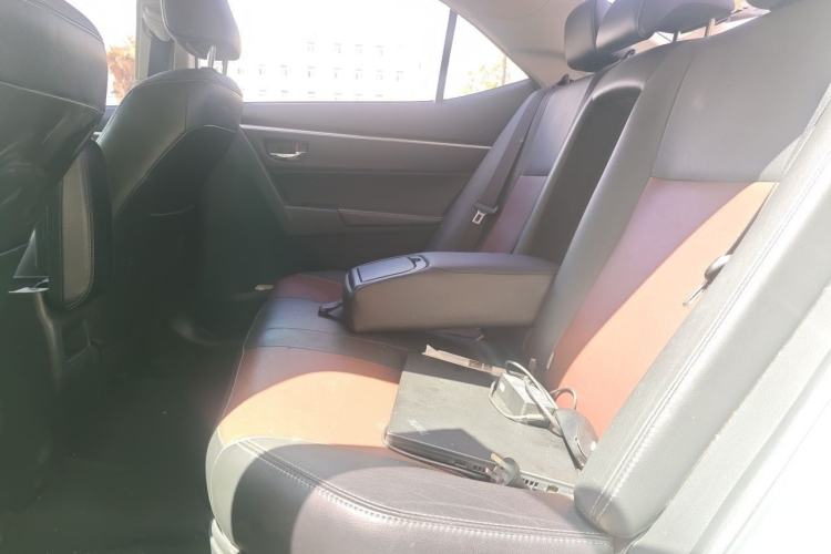 Used Toyota Corolla 2018 Dual-Engine 1.8L E-CVT Smart Edition Interior 4