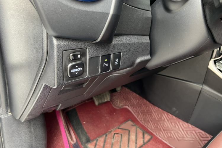 Used Toyota Corolla 2018 Dual-Engine 1.8L E-CVT Smart Edition Interior 7