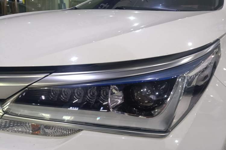 Used Toyota Corolla 2018 Dual-Engine 1.8L E-CVT Smart Edition Left Front Headlight