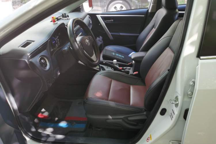 Used Toyota Corolla 2018 Dual-Engine 1.8L E-CVT Smart Edition Left Front Seat