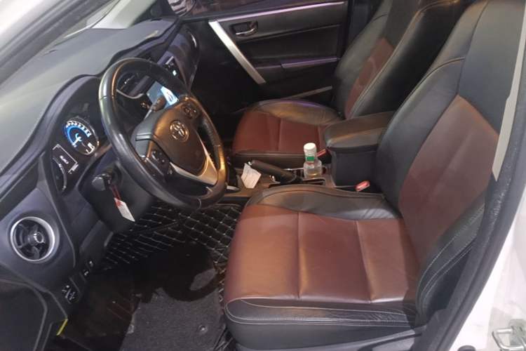 Used Toyota Corolla 2018 Dual-Engine 1.8L E-CVT Smart Edition Left Front Seat