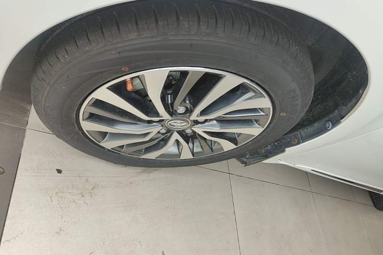 Used Toyota Corolla 2018 Dual-Engine 1.8L E-CVT Smart Edition Left Front Wheel Hub