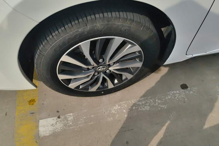 Used Toyota Corolla 2018 Dual-Engine 1.8L E-CVT Smart Edition Left Front Wheel Hub