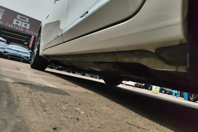 Used Toyota Corolla 2018 Dual-Engine 1.8L E-CVT Smart Edition Left Side Sill